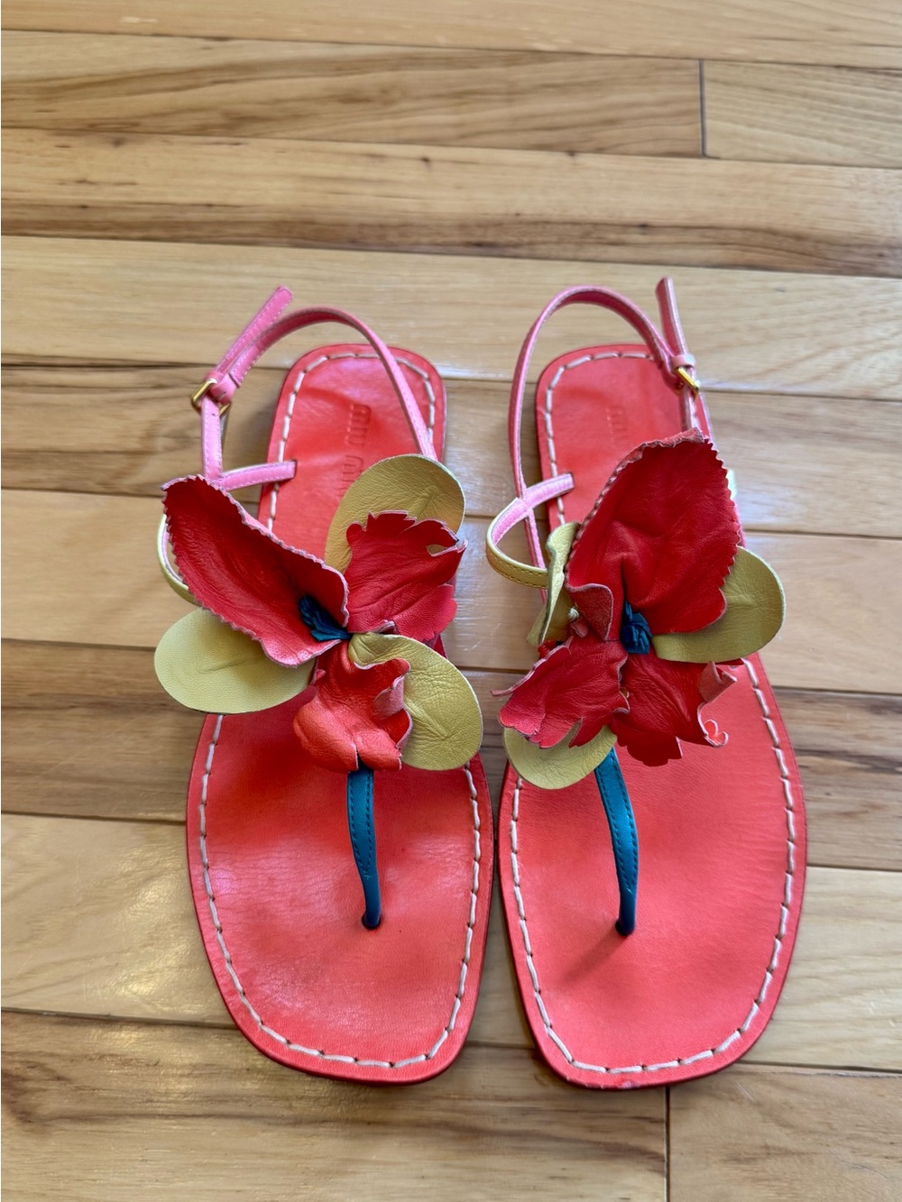 Beautiful Miu Miu Floral Leather Toe-Post Sandals